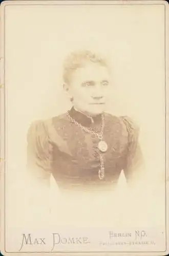 Kabinett Foto Berlin, Portrait einer Frau