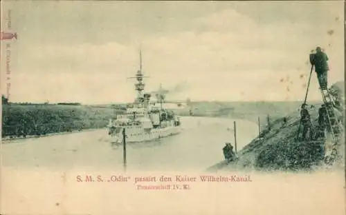 Ak Deutsches Kriegsschiff, SMS Odin, Panzerschiff, Fotograf auf einer Leiter