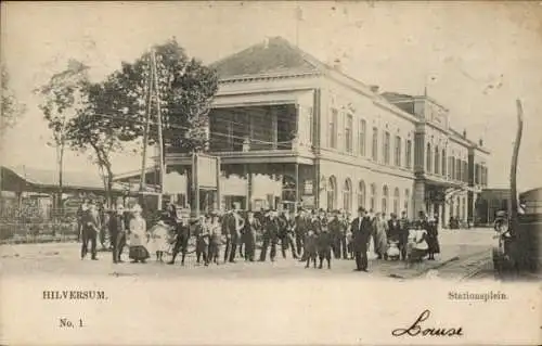Ak Hilversum Nordholland Niederlande, Stationsplein