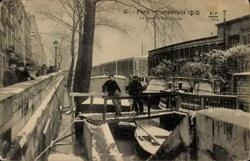 Ak Paris IV, Überschwemmung der Seine 1910, Die Seine am Quai d'Anjou, Winter