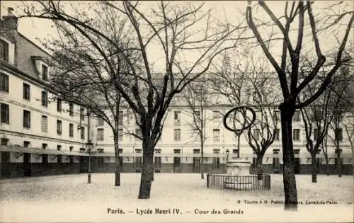 Ak Paris V, Cours des Grands