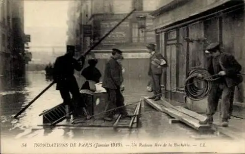 Ak Paris V, Ein Floß Rue de a Bucherie, Überschwemmungen 1910