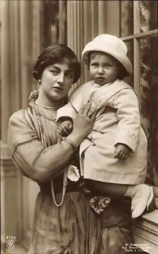 Ak Prinzessin August Wilhelm von Preußen, Alexandra Viktoria mit Sohn Alexander Ferdinand, NPG 4794