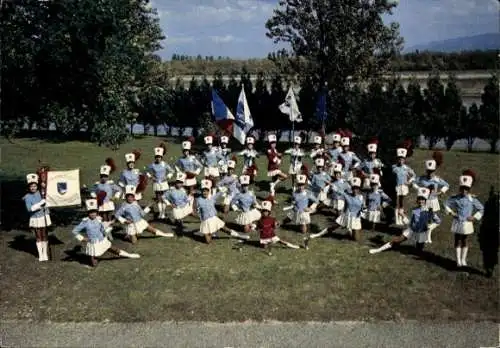 Ak Fessenheim, Majorette, Tänzerinnen in Uniformen