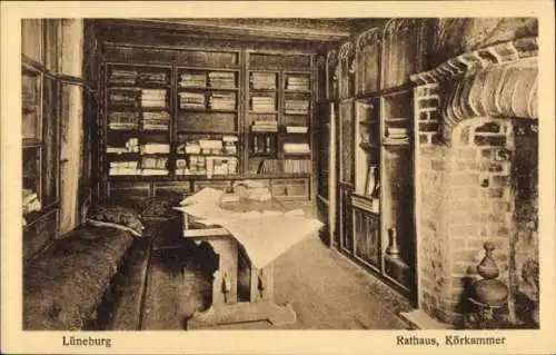 Ak Lüneburg in Niedersachsen, Innenansicht vom Rathaus, Körkammer, Kamin