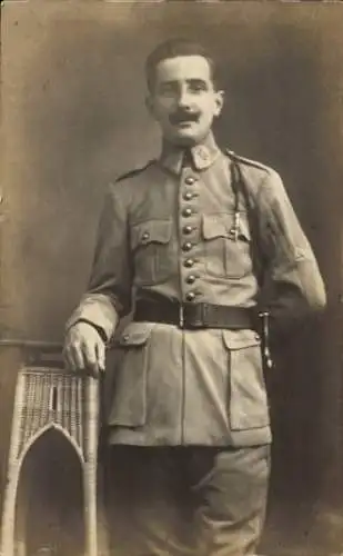 Foto Ak Französischer Soldat in Uniform, Regiment 120, Schützenschnur, Portrait