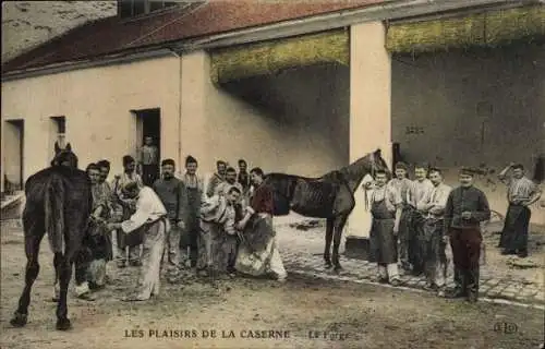 Ak Französische Soldaten in der Kaserne, Hufschmied