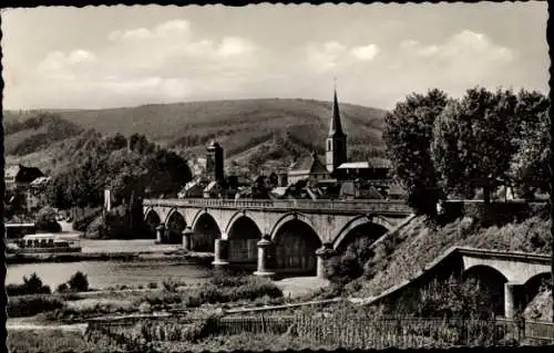 Ak Lohr am Main Unterfranken, Mainbrücke, Blick zur Stadt