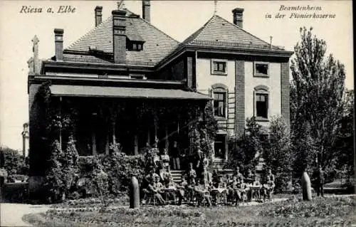 Ak Riesa an der Elbe Sachsen, Beamtenheim in der Pionierkaserne