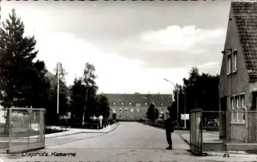 Ak Diepholz in Niedersachsen, Eingang zur Kaserne, Wachsoldat