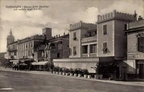 Ak Ventimiglia Liguria, Piazza della Stazione con veduta degli Hôtels, Bahnhofsplatz, Hotelpanorama