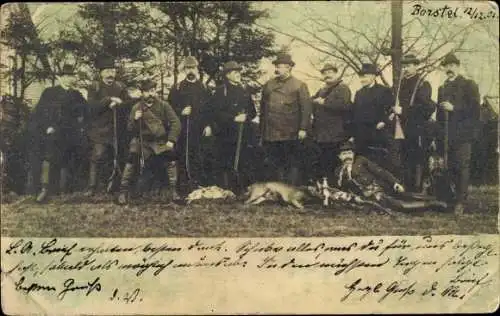 Ak Gruppenbild der Jäger mit Beute, Waldtiere