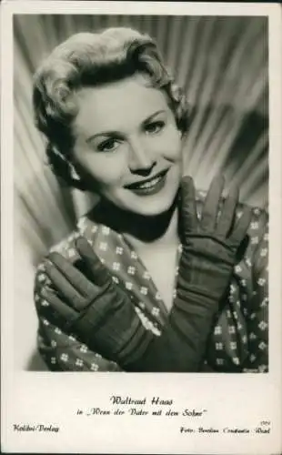 Ak Schauspielerin Waltraut Haas, Portrait, Film Wenn der Vater mit dem Sohne