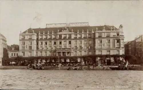 Foto Ak Hamburg, Hotel Atlantic vom Wasser gesehen