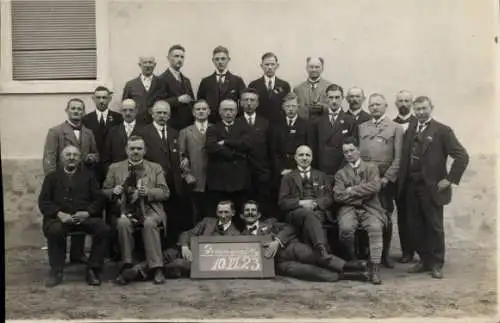 Foto Ak Männergesangverein, Gesangsabteilung, Gruppenbild 10. 6. 1923