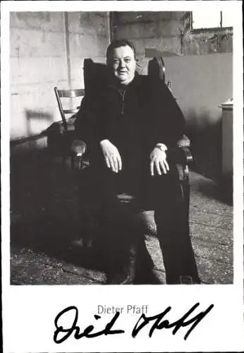 Ak Schauspieler Dieter Pfaff, Sitzportrait, Autogramm