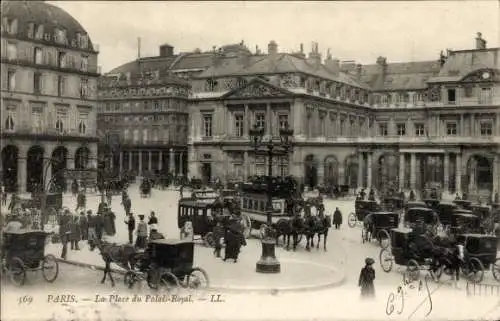 Ak Paris I Louvre, Place du Palais Royal, Kutsche