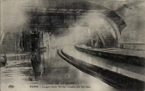 Ak Paris V, Bahnhof Saint-Michel von Wasser überschwemmt