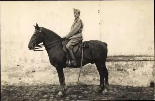 Foto Ak Französischer Soldat auf einem Pferd, Portrait