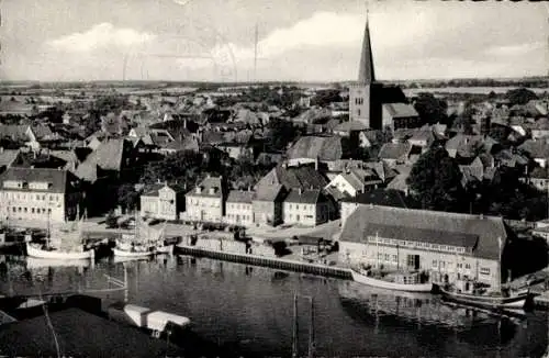 Ak Neustadt in Holstein, Totalansicht, Boote