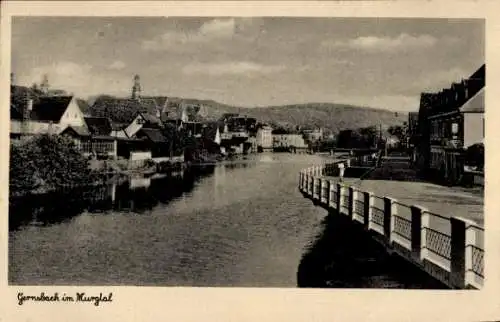 Ak Gernsbach im Murgtal, Blick auf die Stadt mit Fluss