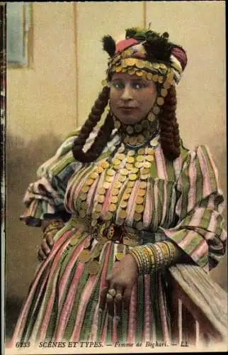 Ak Scènes et Types, Femme de Boghari
