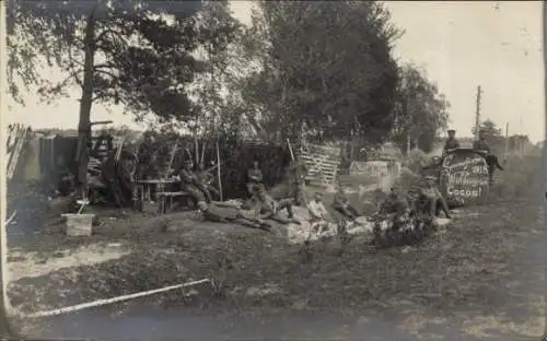 Foto Ak Babrujsk Weißrussland, Deutsche Soldaten in Uniformen, I WK