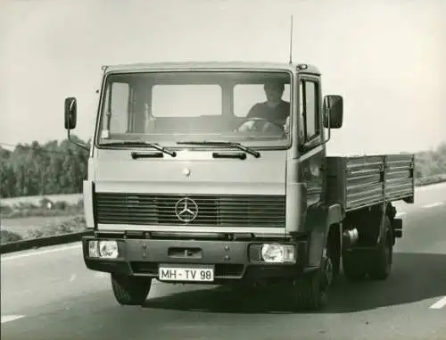 Foto Mercedes-Benz, leichter LKW