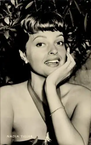 Ak Schauspielerin Nadja Tiller, Portrait