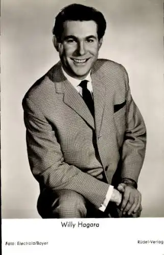 Ak Sänger Willy Hagara, Portrait, Sänger,  Electrola Schallplatten