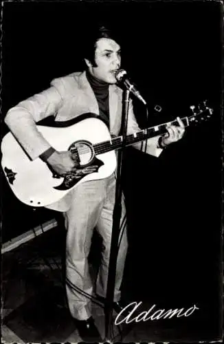 Ak Schauspieler Adamo, Portrait, Gitarre