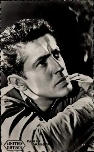 Ak Schauspieler Farley Granger, Portrait, Zigarette