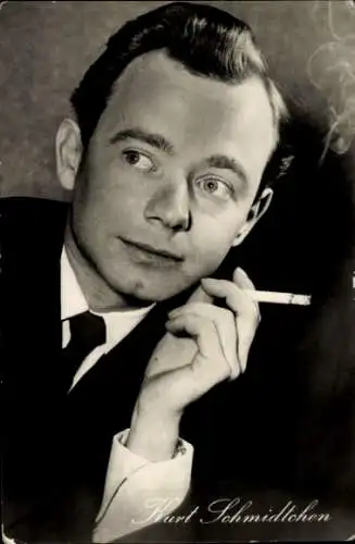 Ak Schauspieler Kurt Schmidtchen, Portrait mit Zigarette