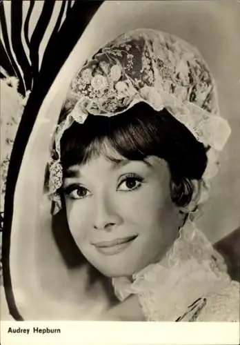 Ak Schauspielerin Audrey Hepburn, Portrait, Film My Fair Lady, Hut