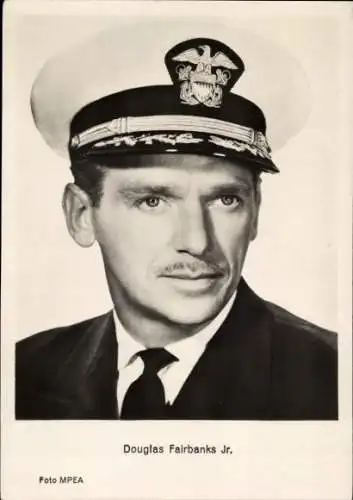 Ak Schauspieler Douglas Fairbanks Jr., Portrait, Uniform