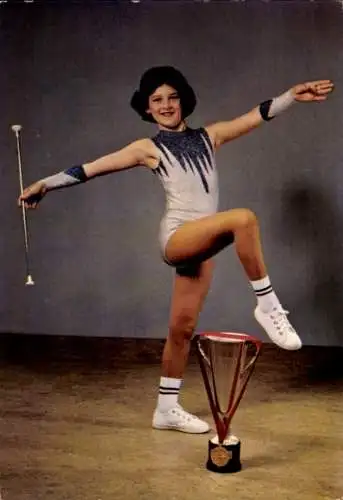 Ak Valerie Perego, französische Meisterin im Twirling Baton 1977/1978