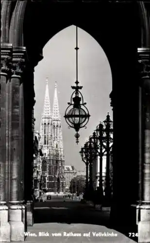 Ak Wien 1 Innere Stadt, Blick vom Rathaus auf Votivkirche