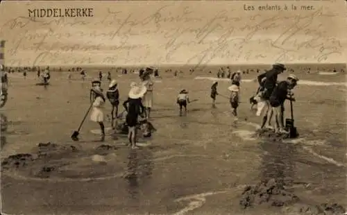 Ak Middelkerke Westflandern, Kinder spielen am Strand