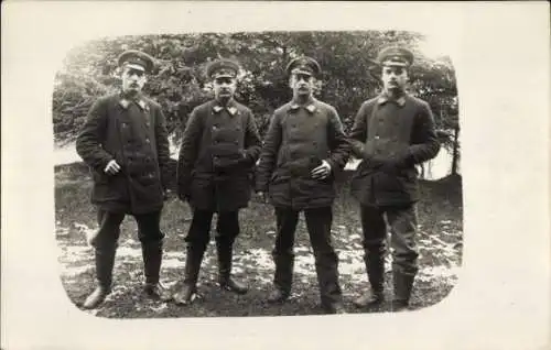 Foto Ak Deutsche Soldaten in Uniformen, II. Rekrutendepot 13. Landsturm Inf. Ers. Batl.