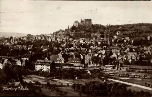 Ak Marburg an der Lahn, Gesamtansicht der Stadt mit Schloss