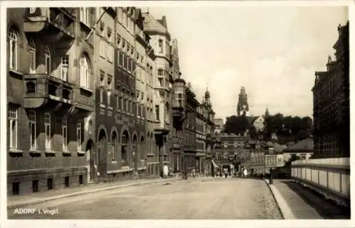 Ak Adorf im Vogtland, Straßenpartie