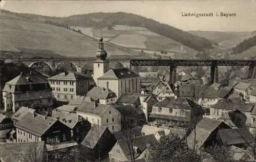 Ak Ludwigsstadt in Oberfranken, Blick über die Dächer, Brücke