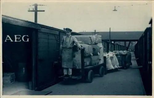 Ak Magdeburg an der Elbe, AEG Fabrik, Arbeiter