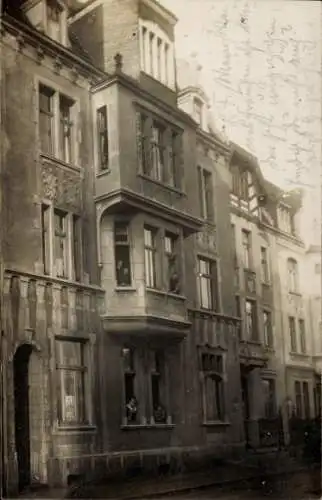 Foto Ak Vogelsang Gevelsberg im Ruhrgebiet, Partie an einem Wohnhaus, Julius Winterhoff