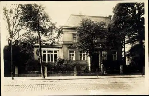 Foto Ak Dresden, Straßenpartie, Villa