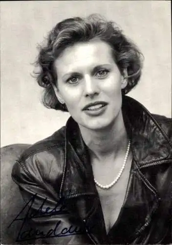 Ak Schauspielerin Adele Landauer, Portrait, Autogramm