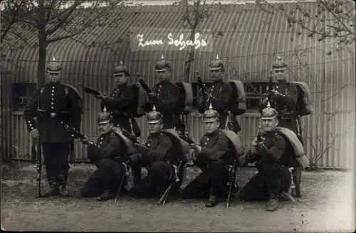 Ak Dörnitz Möckern im Jerichower Land, Deutsche Soldaten in Uniformen, Truppenübungsplatz
