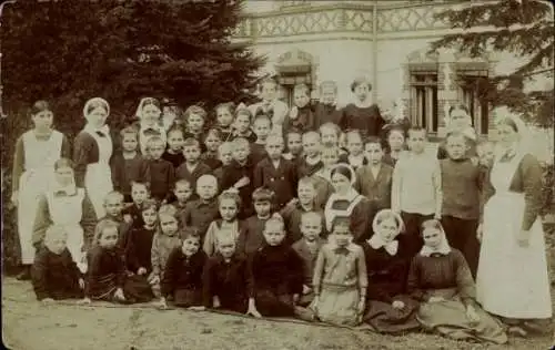 Foto Ak Zdroje Finkenwalde Szczecin Stettin Pommern, Erholungsheim, Kinder, Krankenschwester