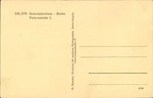 Ak Berlin Prenzlauer Berg, 228./279. Gemeindeschule, Pasteurstraße 5, Innenansicht Turnhalle