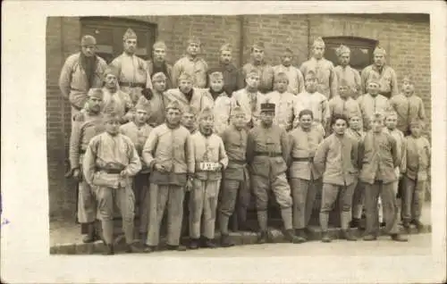 Foto Ak Französische Soldaten in Uniformen, Gruppenaufnahme